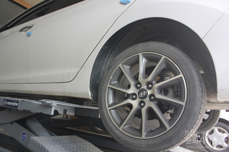 안동 기름장이에서 타이어 교체 - 아반떼MD 215/45R17 벤투스 V2 concept