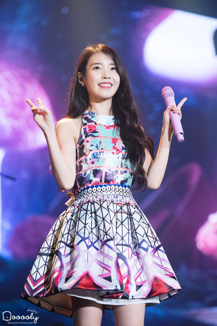 DOOOOLY.COM :: 2015.11.21 아이유 CHAT-SHIRE 콘서트(서울) 포토타임