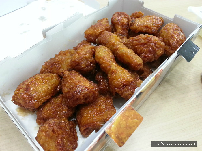 달콤한 교촌 허니오리지날 치킨 맛있는 저녁식사!