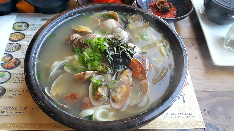 LA 맛집, 외국인도 방문하는 '항아리 칼국수'