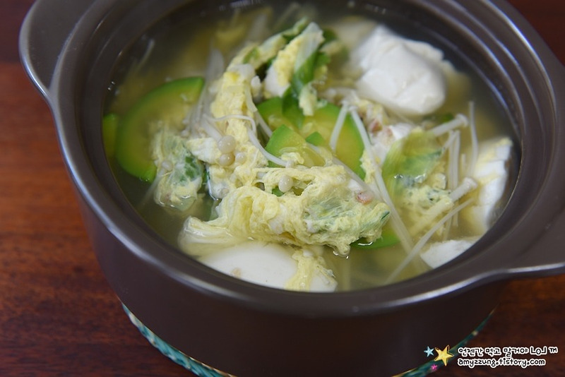 깔끔하고 순한 국물요리 '맑은 순두부찌개 끓이는 법'