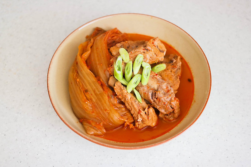 김치찜]등갈비 사태 김치찜 만들기, 묵은지 돼지고기 김치찜 만드는 법