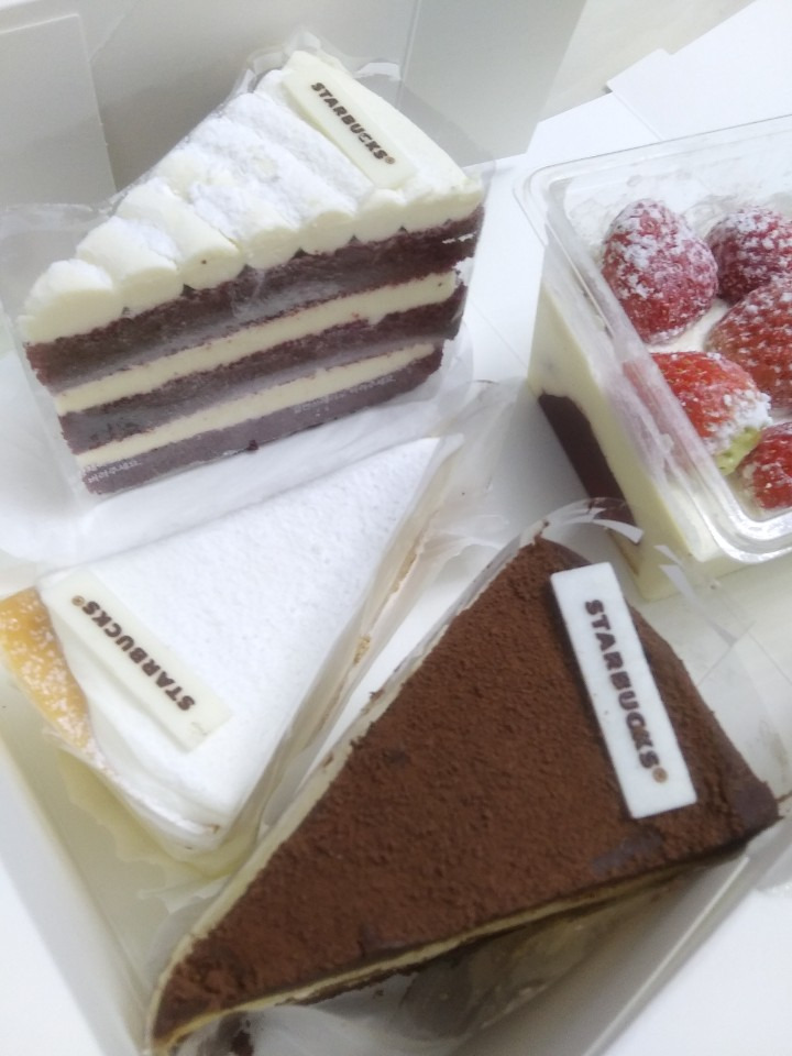 스타벅스 케이크 종류별로 맛보기(7레이어 가나슈 케이크 외 3종류)