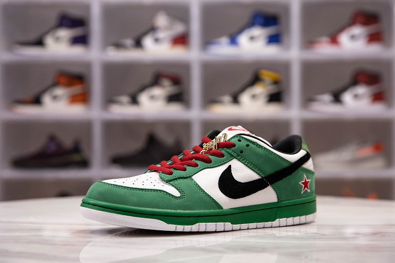 [NIKE x HEINEKEN] H12 나이키 X 하이네켄 덩크 SB 로우 하이네켄 304292-302