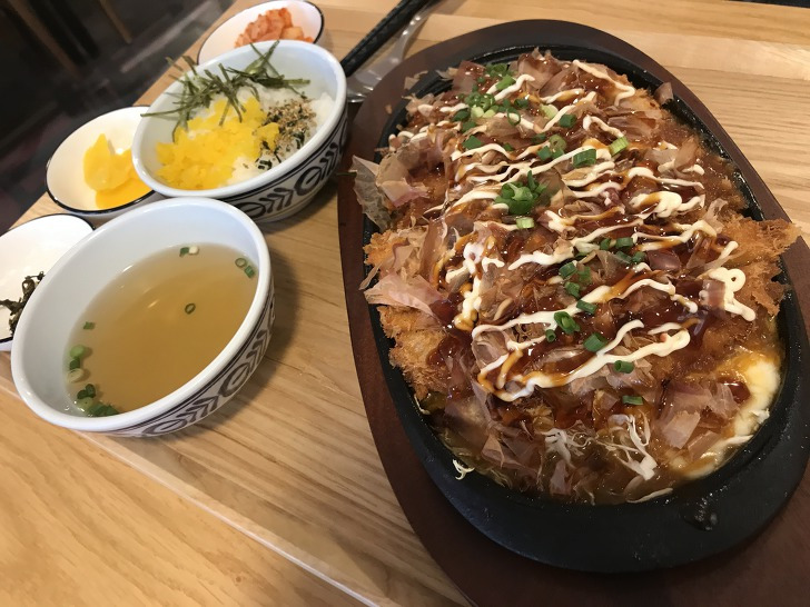 안동 시내 우쿠야 오꼬노미야끼돈카츠 숯불부타덮밥