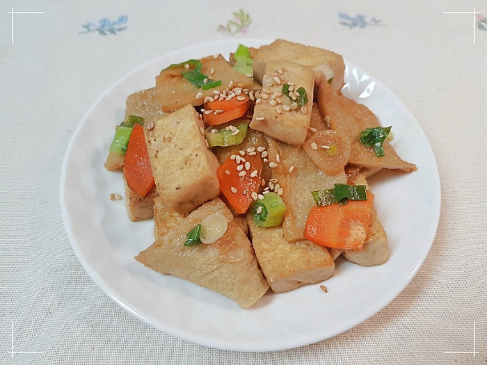 간장으로 조린 맛있는 두부어묵조림 만들기