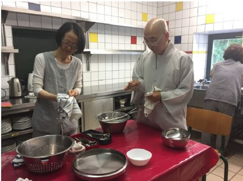 “관점을 분명히 하고, 늘 밥 먹듯이 해나가는 것이 수행입니다.” / 법륜스님의 하루 즉문즉설20180910