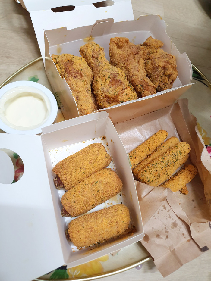 [배달] BHC 뿌링핫도그, 뿌링치즈스틱, 뿌링클 다리 솔직후기