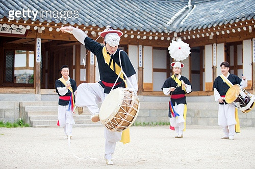 사물놀이 악기 모자 일러스트 공연