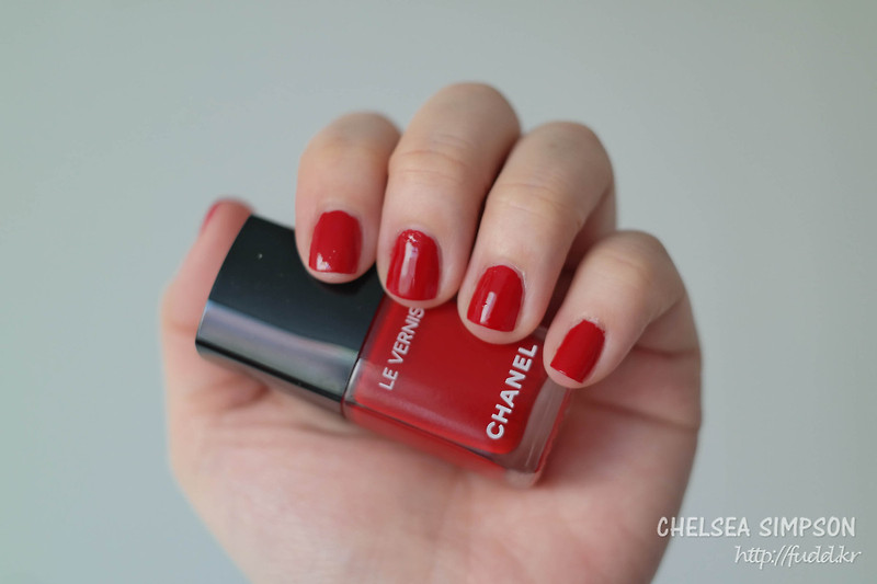 샤넬]르베르니 500 루즈 에쌍시엘 Chanel Le Vernis #500 Rouge Essentiel