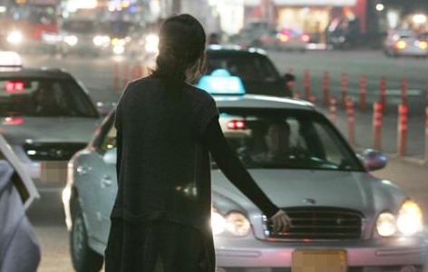 미국친구 눈에 신기했던 한국의 택시 잡는 법