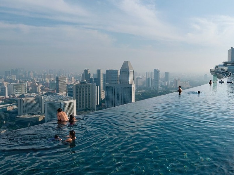 수영하며 숨막히게 멋진 도시 경관은 보너스! 세계 호텔 옥상수영장 TOP 7