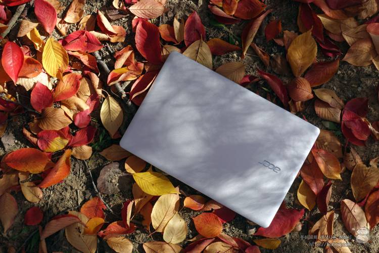 디지털 노마드 필수품 LTE 노트북, Acer One 13 리뷰
