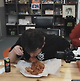 KFC 양념치킨 맛 평가하는 침착맨.jpg