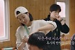 임수향, 미용실 열었다…수개월간 연습→'차은우 컷' 실력 발휘 (남극의 셰프)