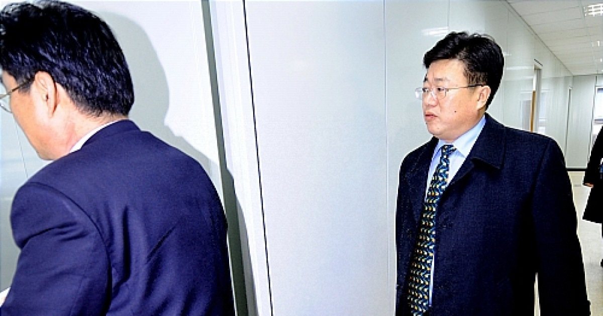 특검사무실 도착한 제갈복성 특검보