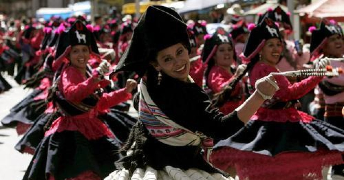 BOLIVIA FOLKLORE UNIVERSITY PARADE