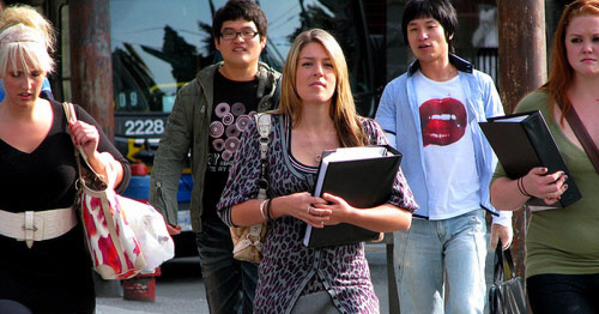 [blog+] 여대생들은 왜 책을 꼭 들고 다닐까?