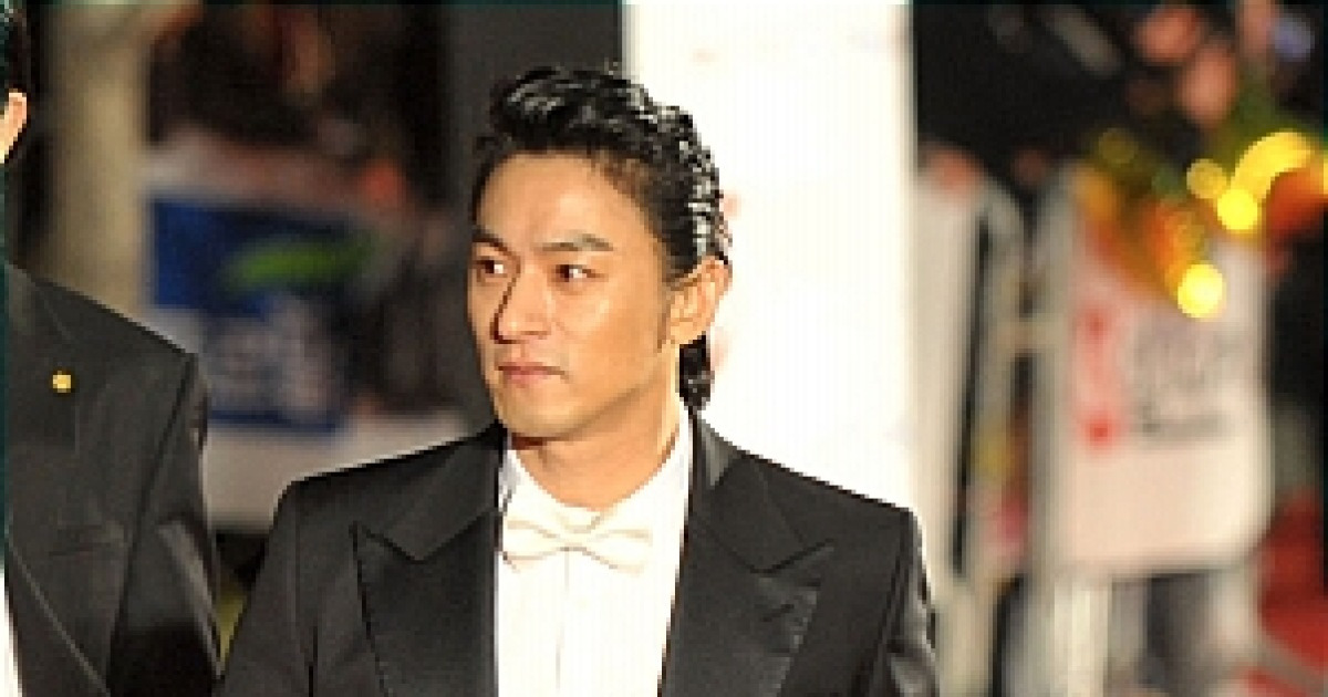 레드카펫 밟는 주진모