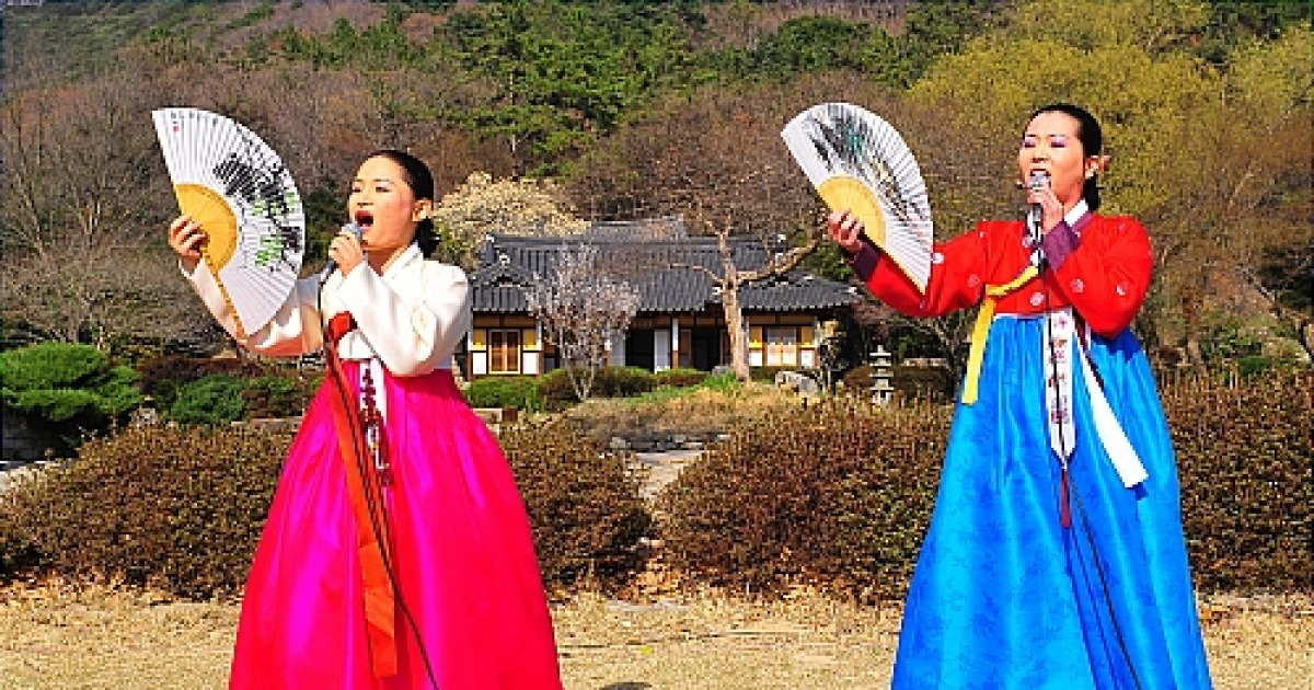 남도민요 열창하는 진도군립민속예술단