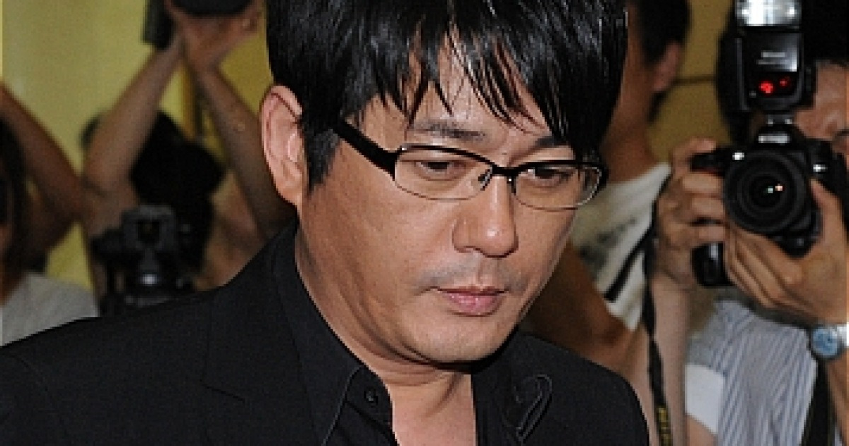 故박용하 빈소 찾은 신승훈