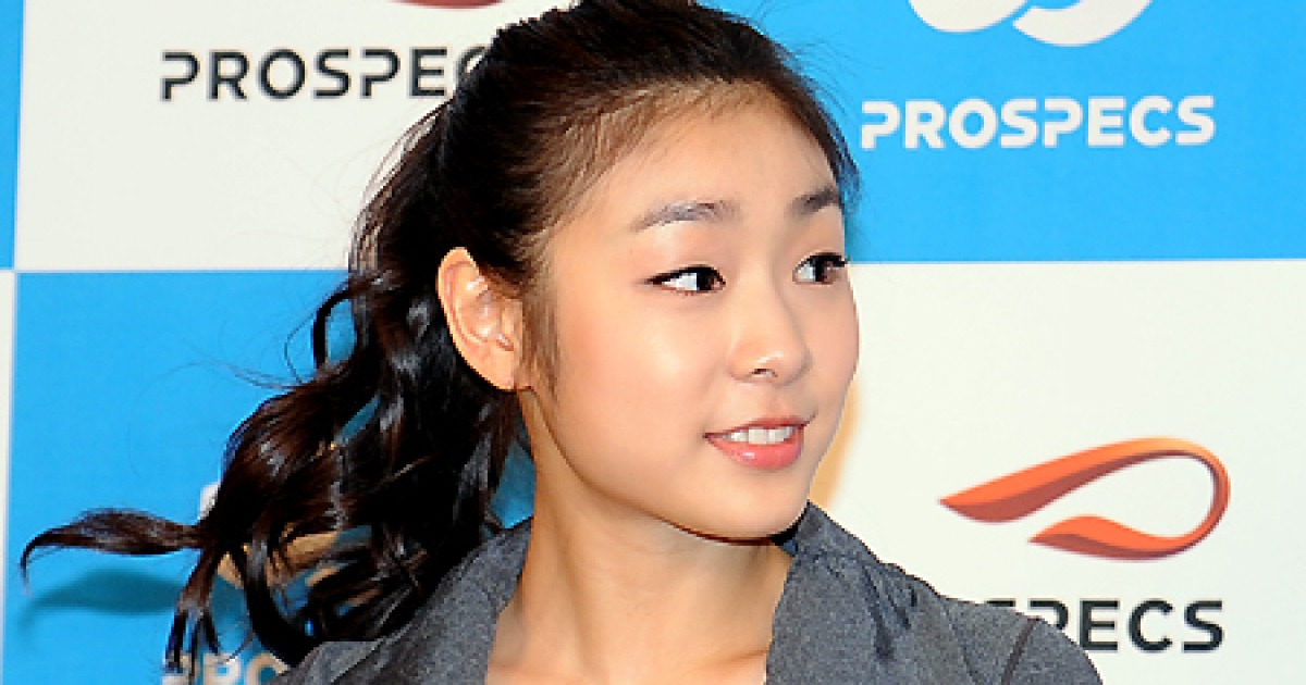 [MD포토] 김연아 '이 신발이 연아 신발인가요?'