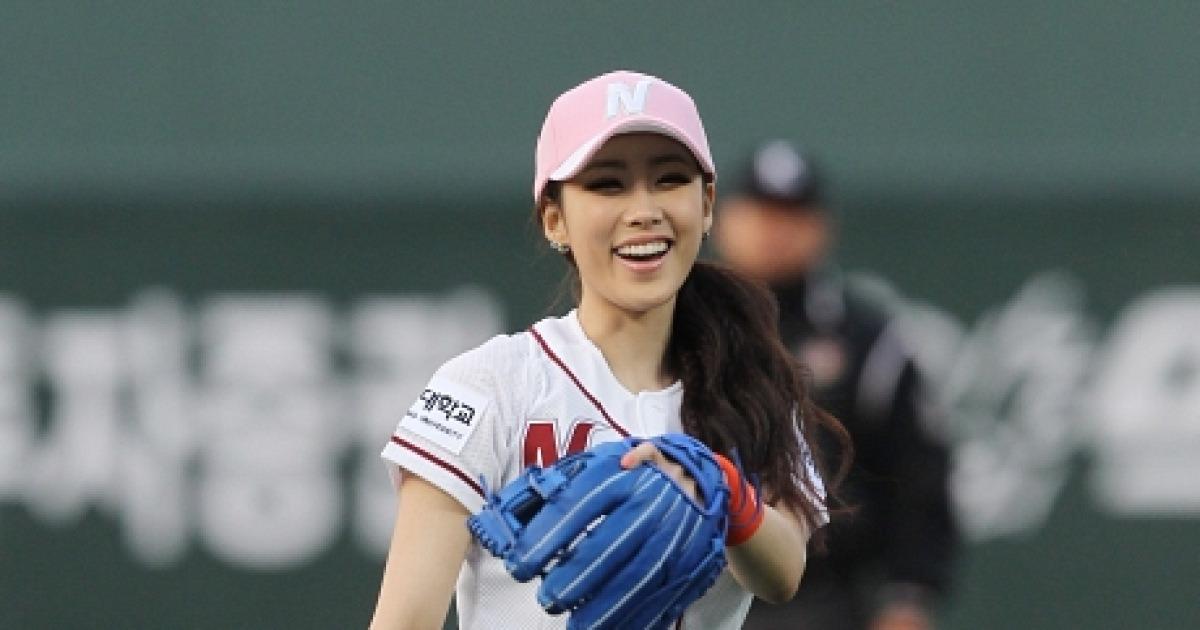 [포토] 브레이브걸스 예진, '제 시구 괜찮았나요?'