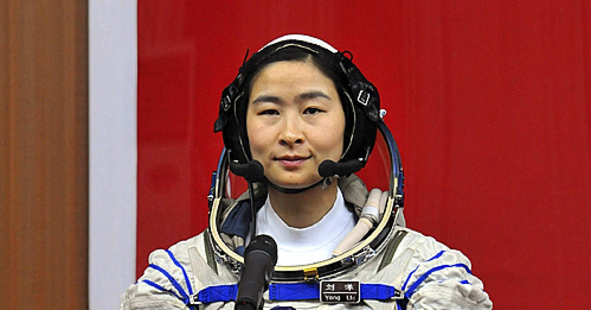 우주복 입고 있는 中 여성 우주인 류양