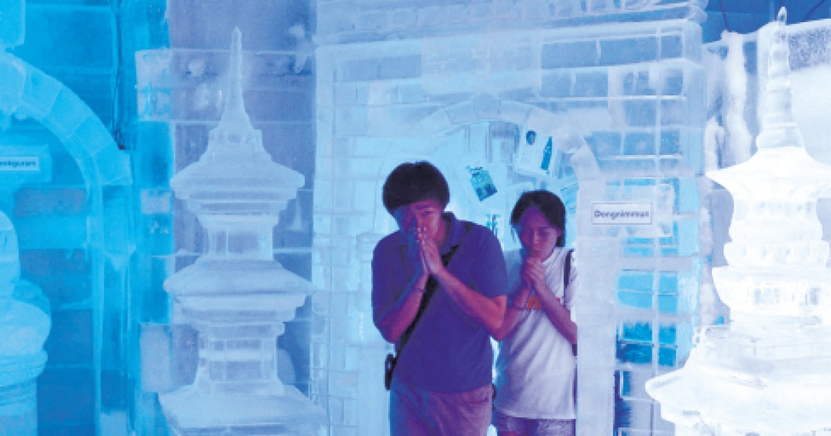 how-to-stay-cool-in-the-scorching-summer