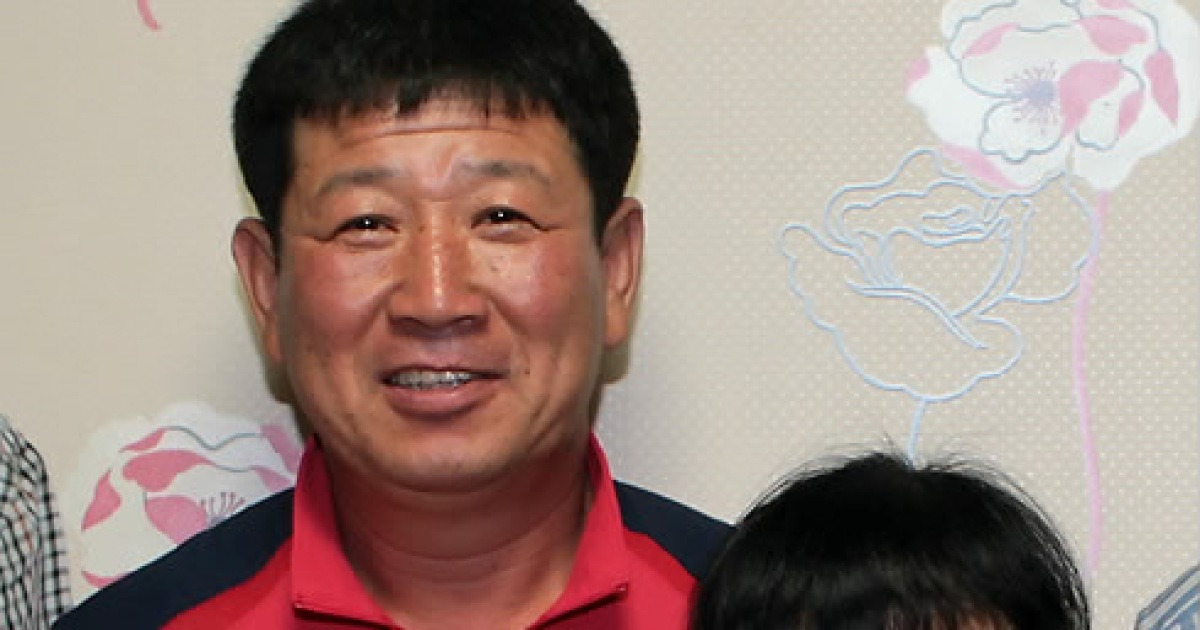 기뻐하는 사격 최영래 부모
