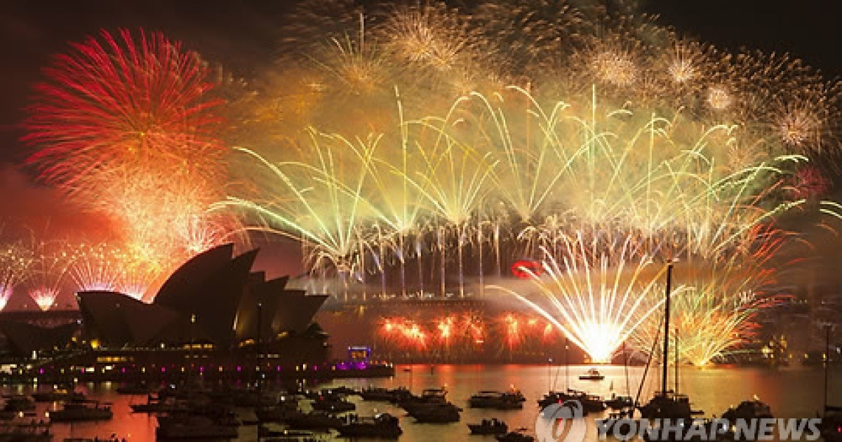AUSTRALIA NEW YEAR FIREWORKS