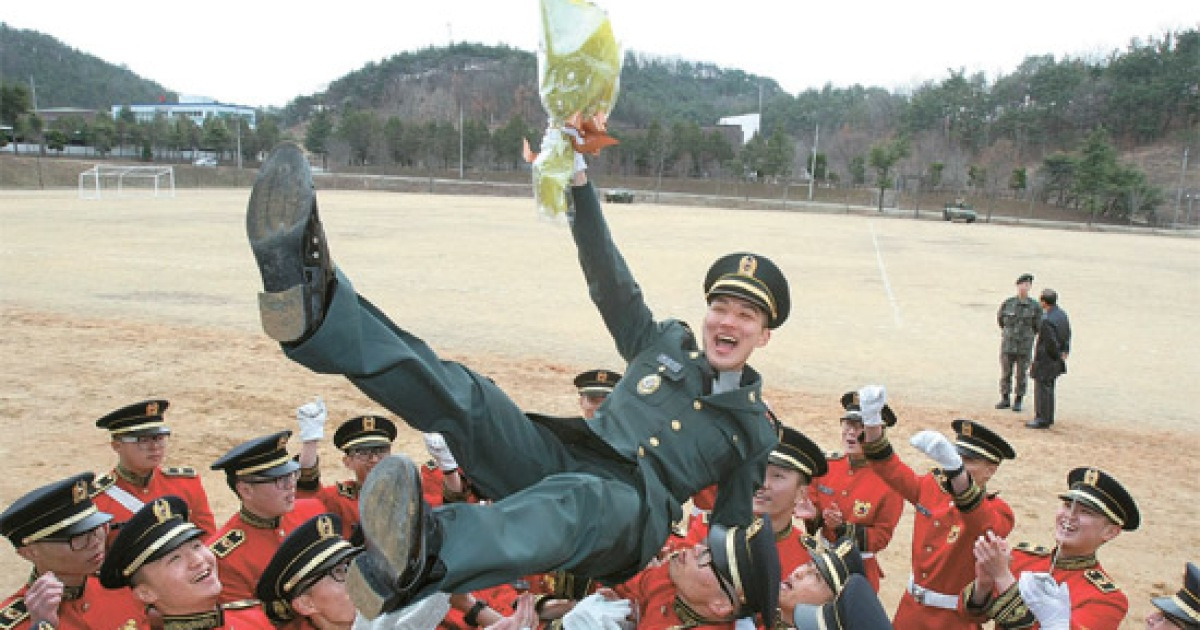 [사진] 축하해요, 하사 임관