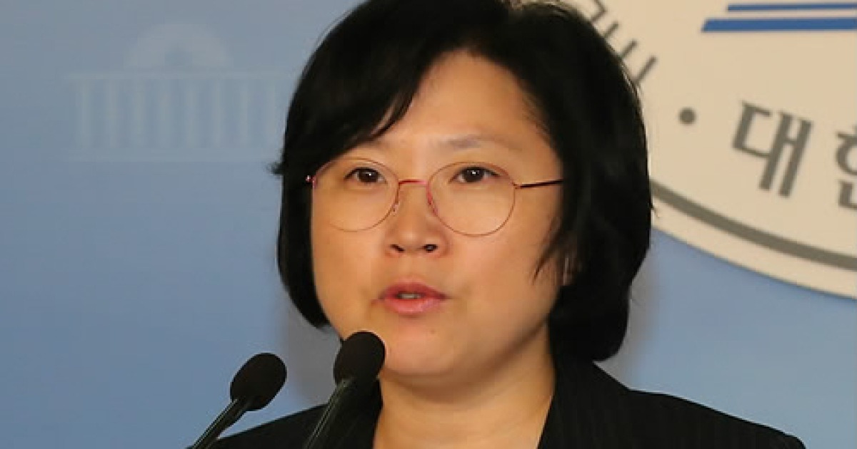 민주 김 현 대변인, 눈물의 고별 브리핑