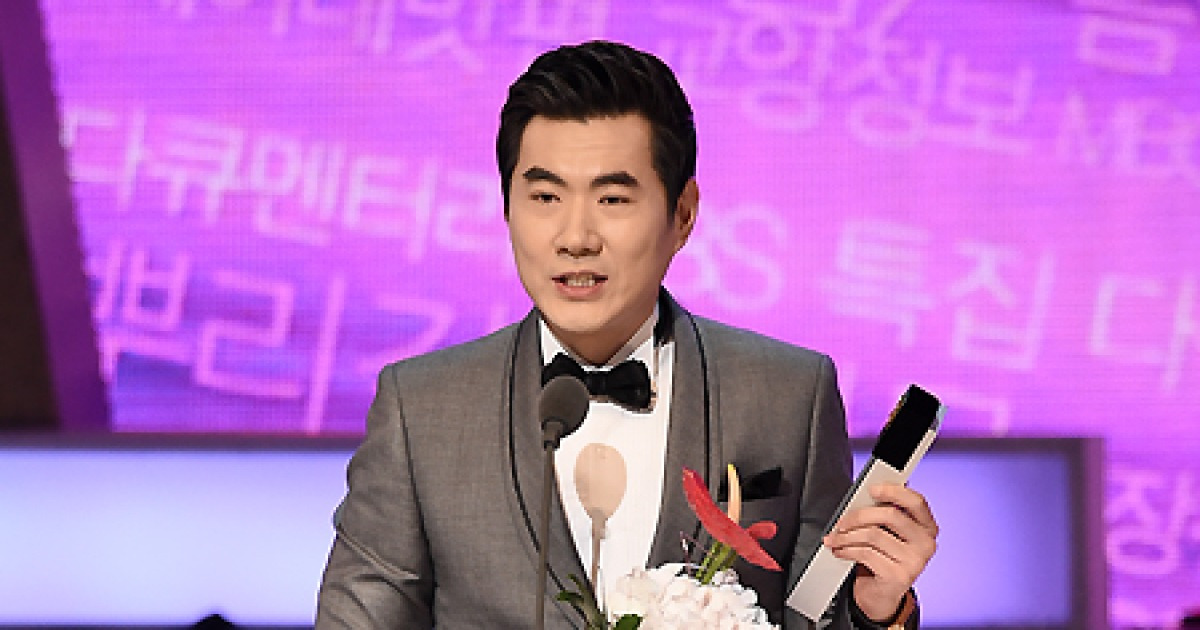 [Md포토] 아나운서상 수상한 한상권 아나운서