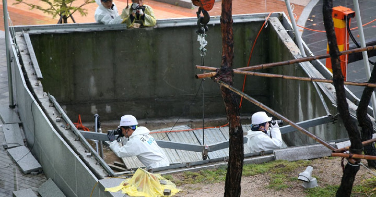 판교 환풍구 받침대 하중실험..4분 만에 허망하게 '뚝'