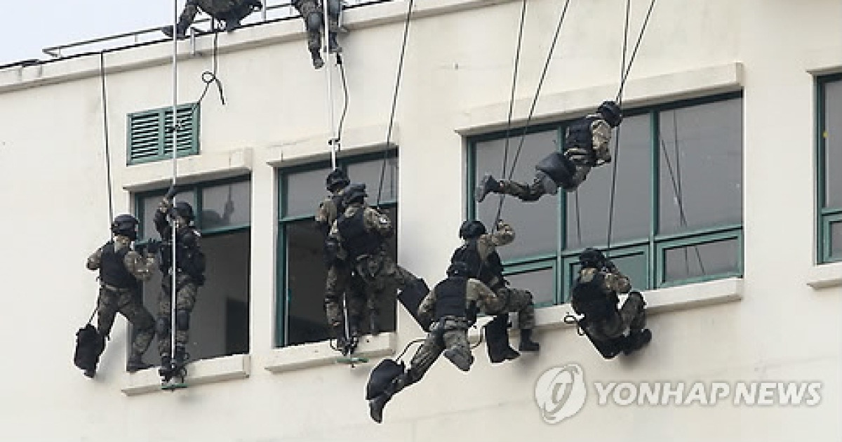 SOUTH KOREA SWAT DRILL