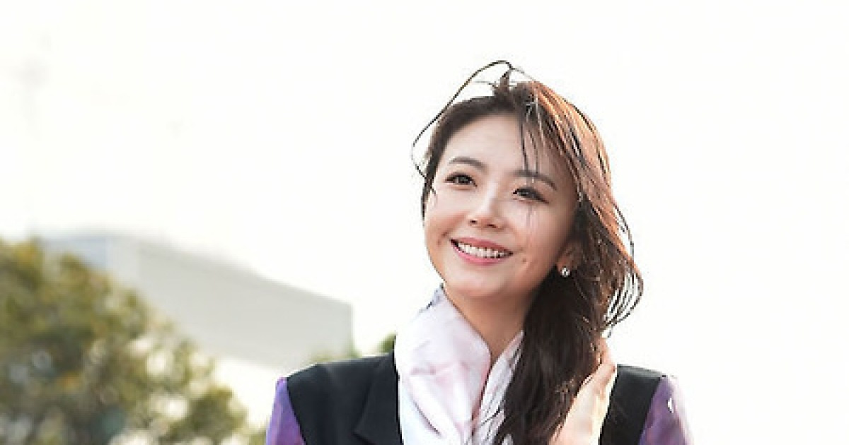 [사진]임성언,'바람이 불어도 굴욕 없는 미모'