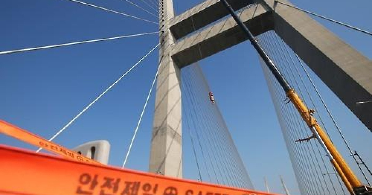 서해대교 같은 사장교·현수교 13곳 긴급점검 착수