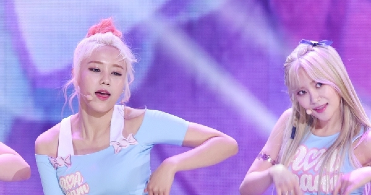 AOA크림 '바비인형 같은 의상'