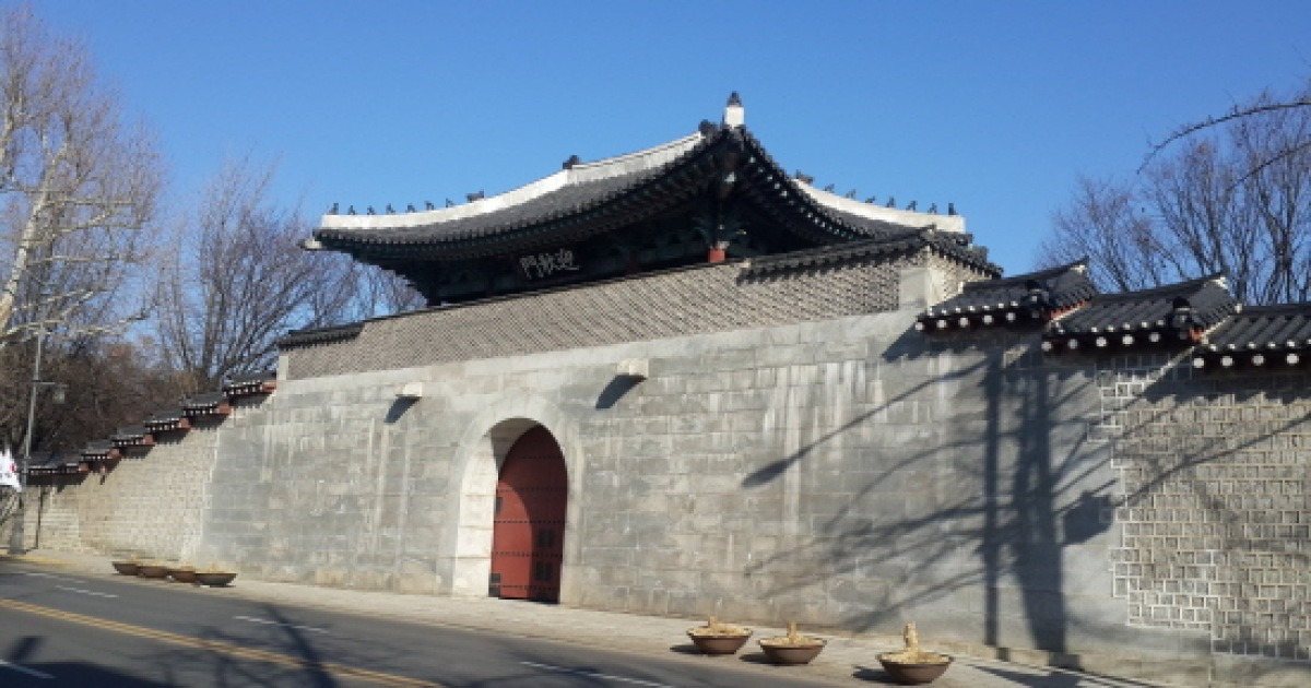 국회 해치상 밑에 와인 72병이 묻힌 사연