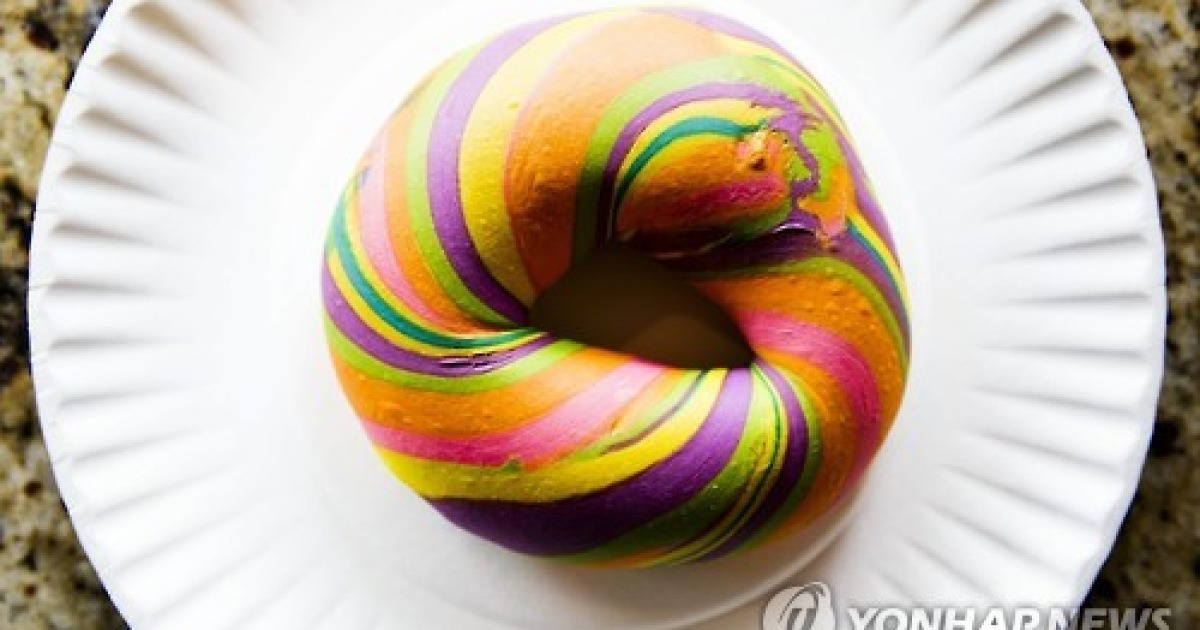 USA NEW YORK RAINBOW BAGELS
