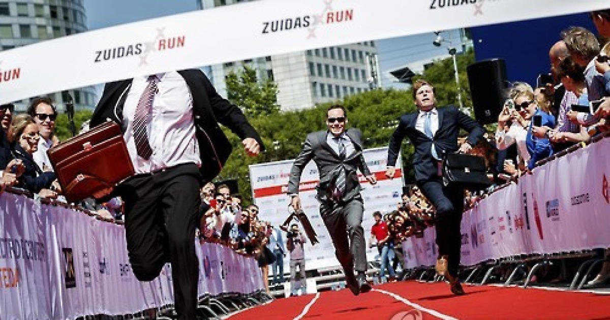 NETHERLANDS SUITS HIGH HEEL RACE