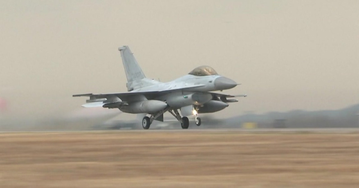 "KF-16 성능 개량 4년 지연..천억 원 손실"