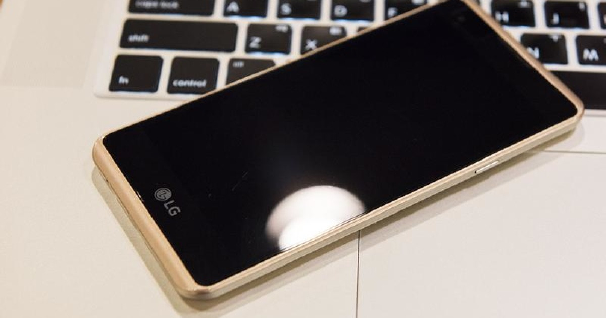 [리뷰] 국민 스마트폰 등극? 'LG X Skin'