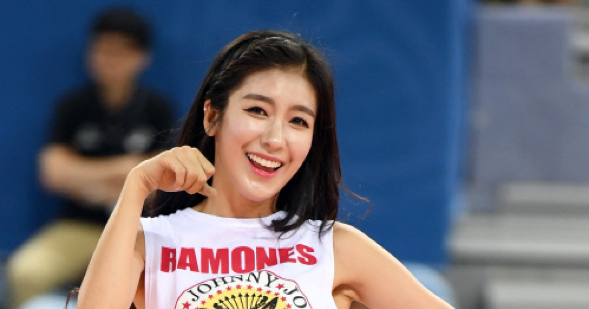 김연정 치어리더 경기장&middot;방송&middot;화보 및 활동 사진