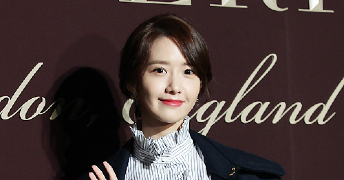 [포토엔]윤아 '밤에도 눈부신 실물미모'