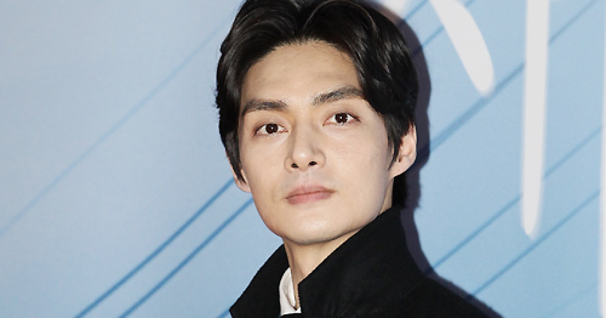 [포토엔]김준 '패션의 완성은 얼굴'