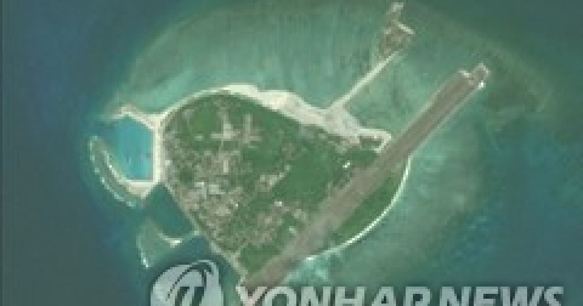 中 실효지배 남중국해 인공섬서 1년만에 전투기 목격돼