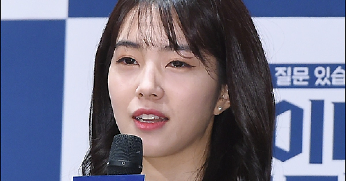 [MD포토] 강지영 아나운서, '내가 최고의 모범 학생'