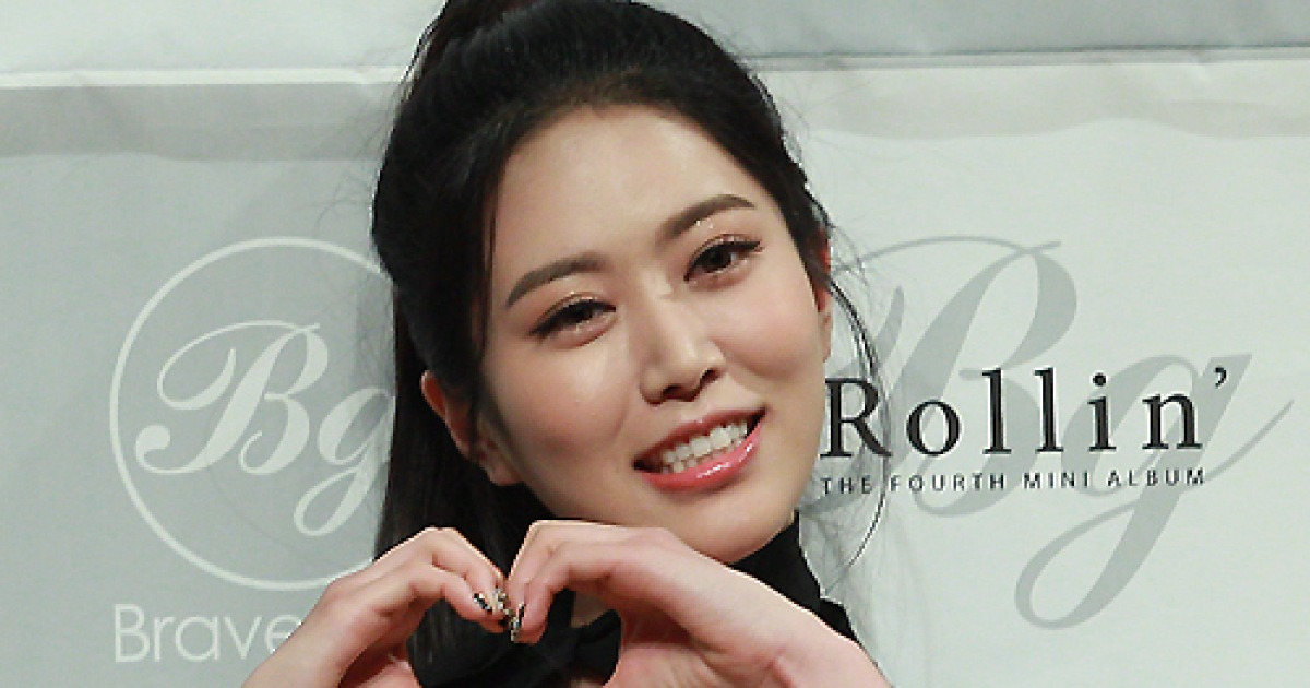 [포토엔]브레이브걸스 하윤 '사활을 건 앨범이에요~'